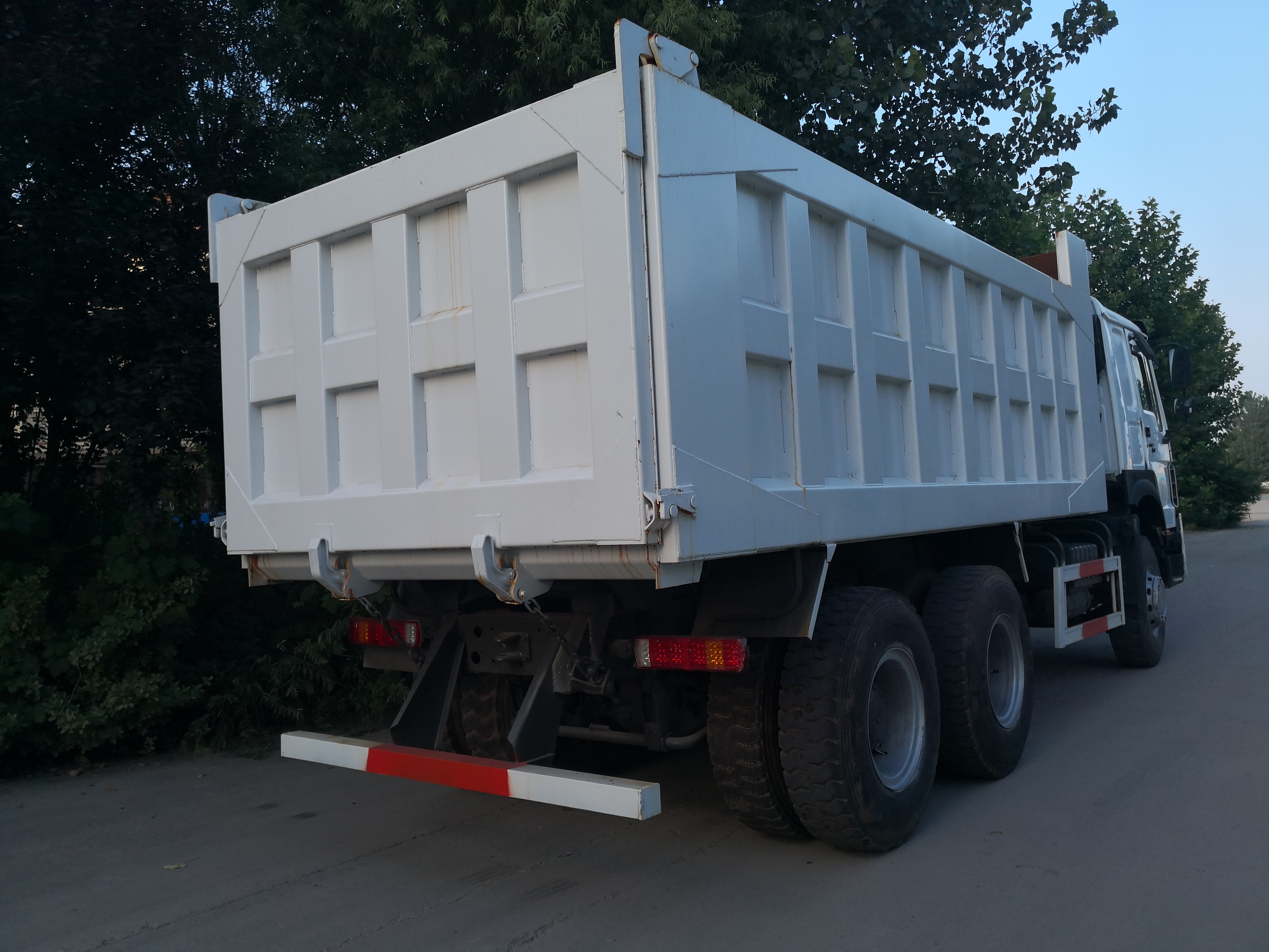 Used 6x4 Sinotruck Howo Tiper Dump Truck Heavy Duty Good Condition Second Hand