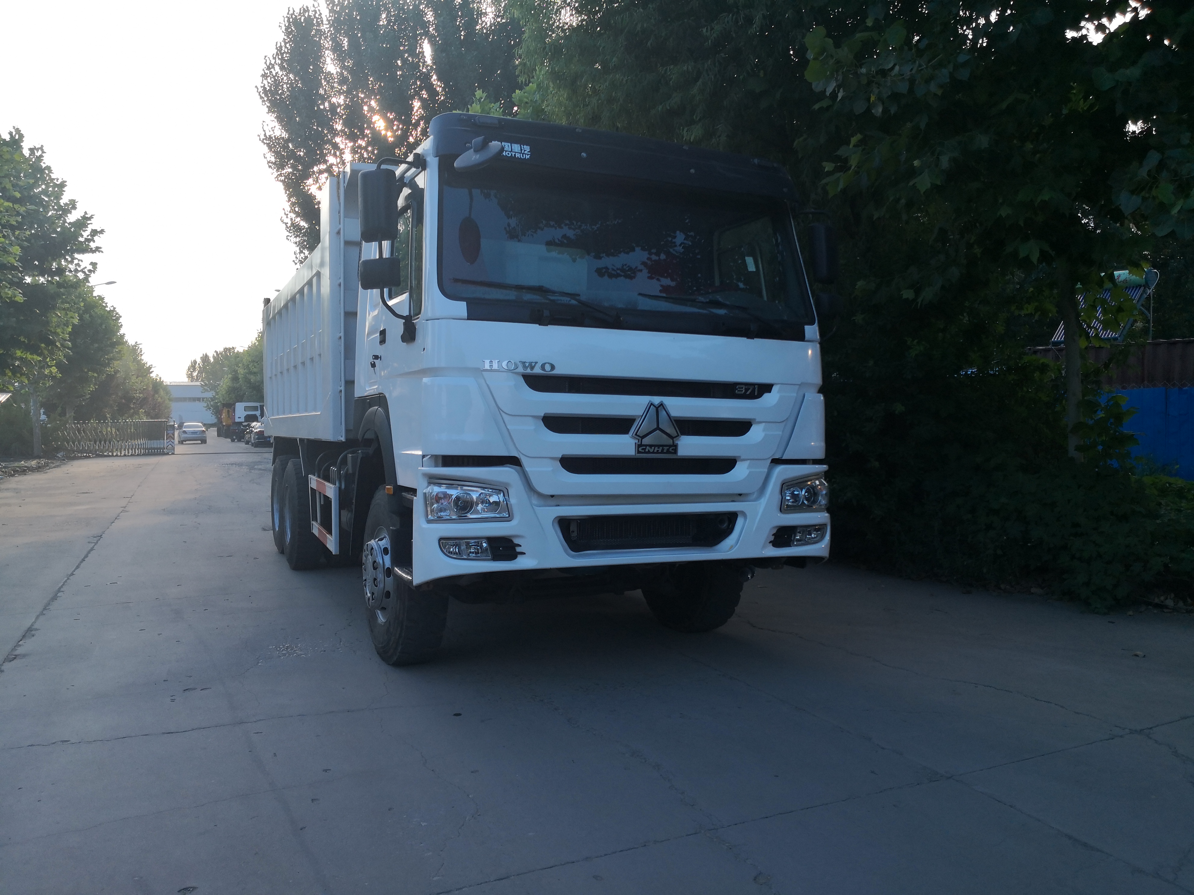 Used 6x4 Sinotruck Howo Tiper Dump Truck Heavy Duty Good Condition Second Hand
